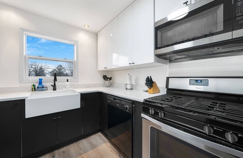 Lake Geneva House | Pet-Friendly Lake Geneva Home with Game Room