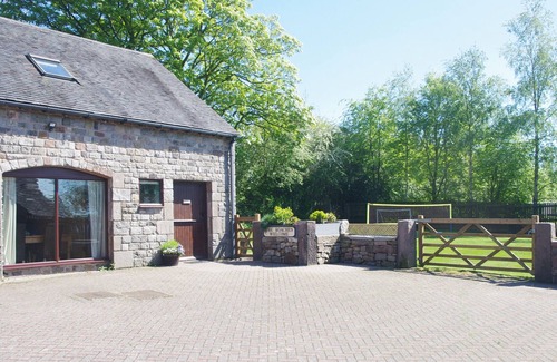 Leek Cottage | Pet friendly, large enclosed garden close to the Peak District