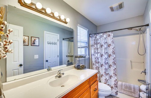 Liberty House | Pet-Friendly Liberty Home: Deck & Large Backyard!