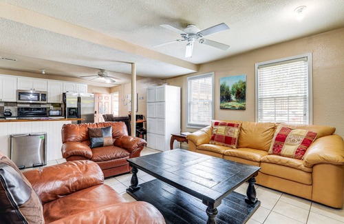 Lilburn Apartment | Pet-Friendly Lilburn Duplex w/Patio & Grills!