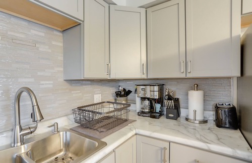 Lorain House | Pet-Friendly Lorain Retreat w/Fenced Yard!