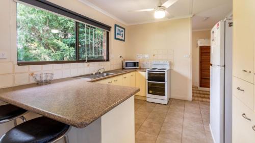 Bongaree House | Pet friendly lowset home with room for a boat, Wattle Ave, Bongaree