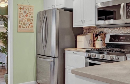 Villas House | Pet-Friendly Luxury Bungalow with Pool, Bocce Court and More