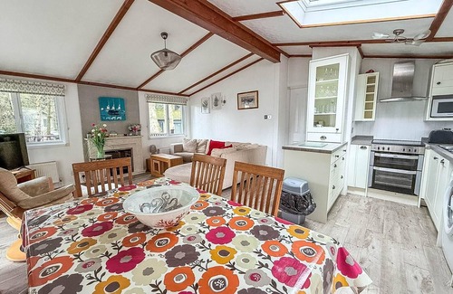 Corton House | Pet friendly, luxury lodge with decking in Suffolk near the beach ref 32108A