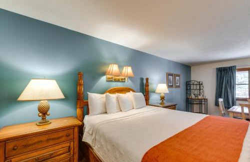 Maggie Valley Apartment | Pet-Friendly Maggie Valley Studio Community Pool!