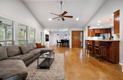 Marble Falls House | Pet-friendly Marble Falls Home w/Hot Tub!
