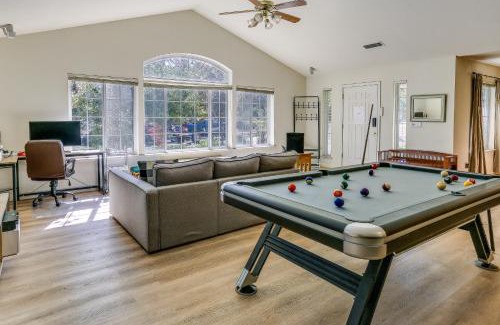 Mariposa House | Pet Friendly Mariposa Retreat with Spacious Patio!