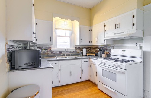 Vollintine-Evergreen House | Pet-Friendly Memphis Home - 4 Mi to Downtown!