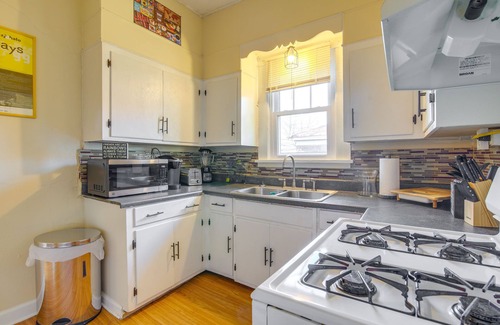 Vollintine-Evergreen House | Pet-Friendly Memphis Home - 4 Mi to Downtown!