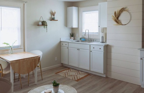 Johnson City Apartment | Pet-Friendly Modern Farmhouse in Johnson City