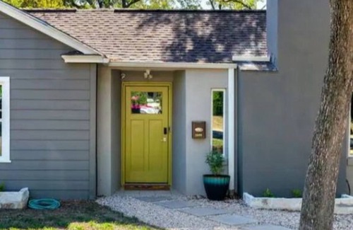 Hancock House | Pet Friendly Modern Home Centrally Located Close to Downtown UT