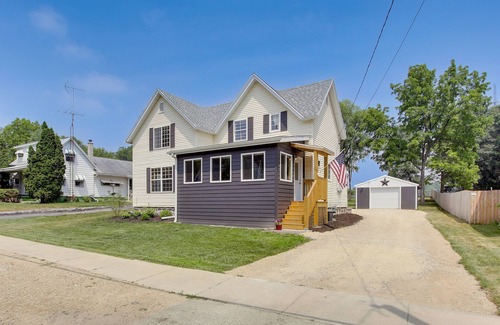 Montello House | Pet-Friendly Montello Home w/Fire Pit!