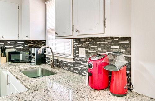 Morganton House | Pet-Friendly Morganton Home w/Large Backyard!