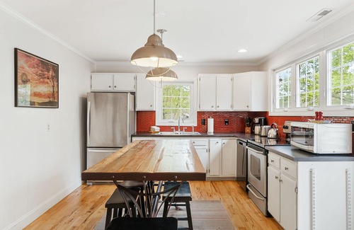 Weaverville House | Pet-Friendly Mountain Views + Biltmore Pass | 20 Mins to Asheville