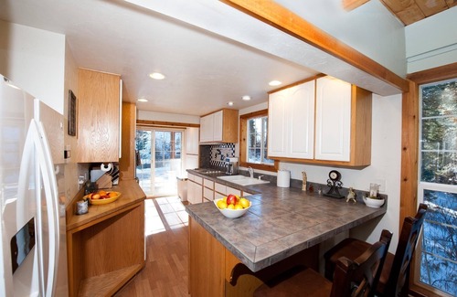 Columbine Lake House | Pet Friendly Mtn Cabin,High speed internet 80MBPS,5 bedrooms,hot tub+pool table