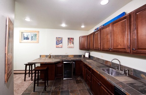 Columbine Lake House | Pet Friendly Mtn Cabin,High speed internet 80MBPS,5 bedrooms,hot tub+pool table