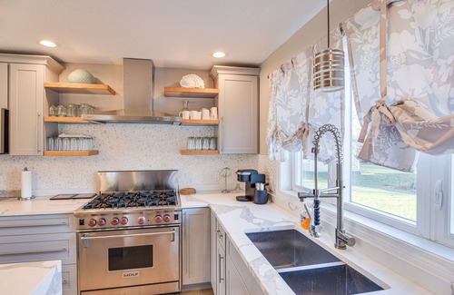 Narragansett House | Pet-Friendly Narragansett Home w/Deck + Gas Grill
