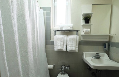 Miramar Apartment | Pet Friendly | Near Old San Juan | Free Parking | AC