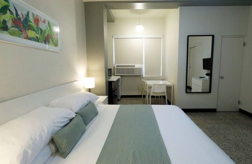 Miramar Apartment | Pet Friendly | Near The Beach | Free Parking | Air Conditioner