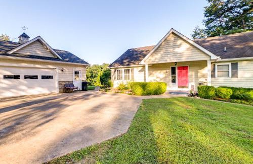 New Concord House | Pet-Friendly New Concord Vacation Rental on Lake!