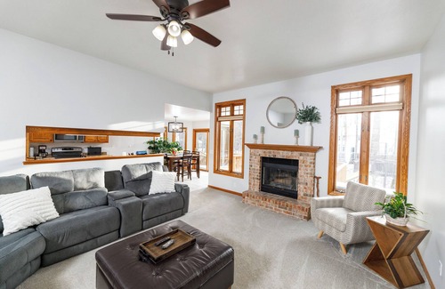 Suamico House | Pet Friendly NFL Draft Rental - sleeps 6