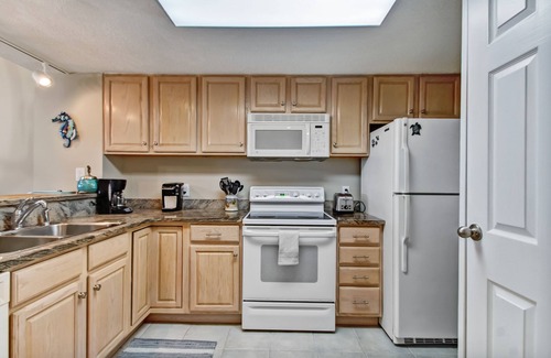 Fernandina Beach Condo | Pet Friendly | Oceanfront View | Stylish 2nd Floor Sea Dunes Villa