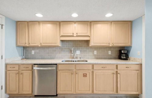 Fernandina Beach Condo | Pet Friendly | Oceanfront Views from this Spacious Updated 3rd Floor Shipwatch Condo | 1650 Sq Ft