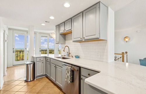 Fernandina Beach Condo | Pet Friendly | Oceanfront | Turtle Dunes Luxury Penthouse | Expansive Ocean and Intracoastal Views