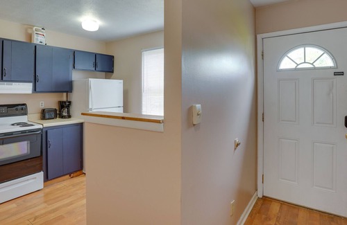 Summerlee House | Pet-Friendly Oak Hill Vacation Rental!