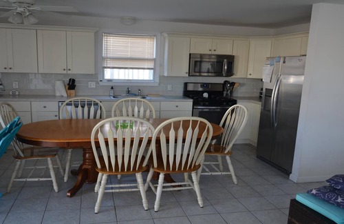 North Beach Haven House | Pet friendly. Oceanside. Brant Beach. WIFI. Beach Badges. Air Conditioning.