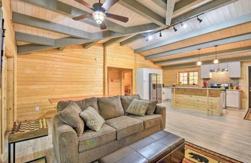 Otto House | Pet-Friendly Otto Mountain Cabin with Fireplace!