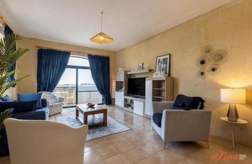 Birbuba Apartment | Pet Friendly Penthouse, Rooftop Jacuzzi with Views