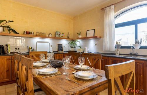 Birbuba Apartment | Pet Friendly Penthouse, Rooftop Jacuzzi with Views