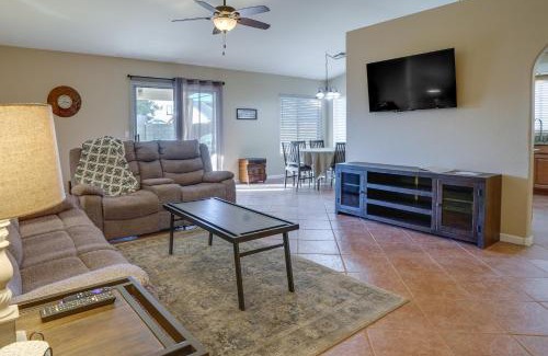 Peoria House | Pet-Friendly Peoria Home Near State Farm Stadium!