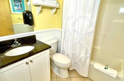 Atlantic Beach Hotel | Pet-friendly, Pool, 3 Blocks to Beach! Unit 503