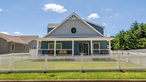 Town Bank House | Pet-Friendly Pool Bayside Coastal Cottage