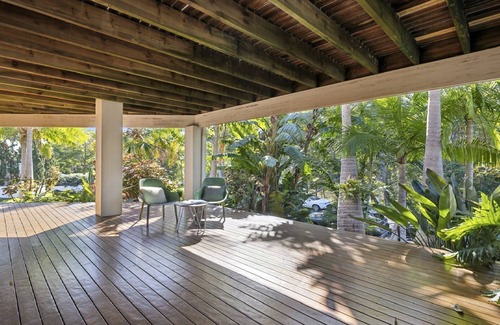 Korora House | Pet Friendly, Pool, Beachside BBQ Heaven, Sleeps 8-10