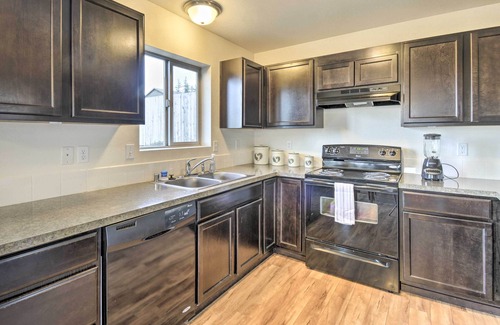 Poulsbo House | Pet-Friendly Poulsbo Abode w/Mountain Views!