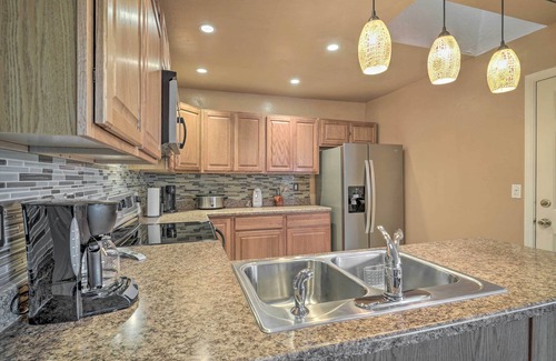 Prescott House | Pet-Friendly Prescott Townhome w/Fireplace!