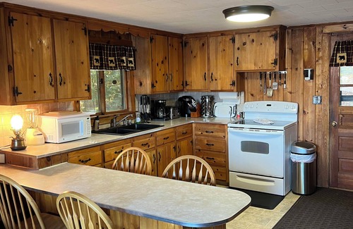 Moultonborough Cottage | Pet friendly, private sandy beach/dock, Spectacular Winnipesaukee Lake/Mountain