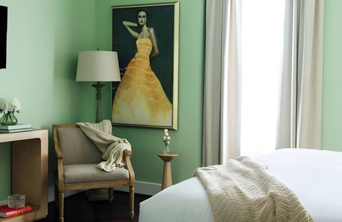 Five Points South Hotel | Pet-Friendly Queen Room at The Painted Lady! Free Parking, Near Vulcan Park!