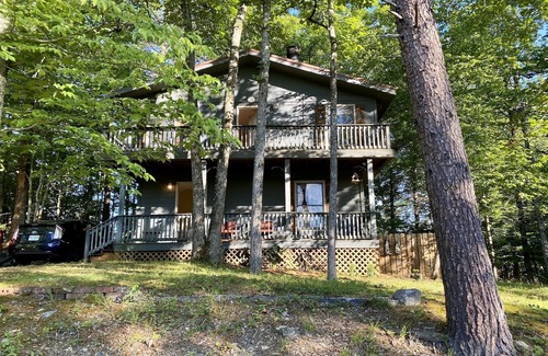Townsend House | Pet Friendly, Quiet Neighborhood, Golf Course Views, Double Decks