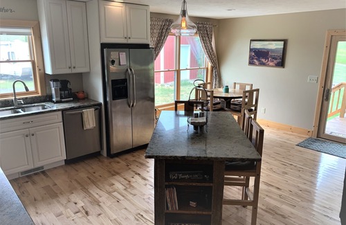 Williamsburg House | Pet friendly, quiet and quaint location between Traverse City and Elk Rapids.