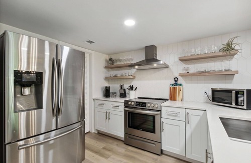 Fernandina Beach Condo | Pet Friendly | Remodeled Beachwood Condo | Pool/Pond/Golf Course View | Beach Across the Street