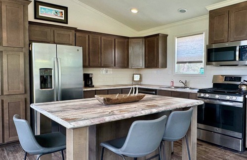Fredericksburg House | Pet-friendly Retreat 13 miles from Fredericksburg w/Hot Tub