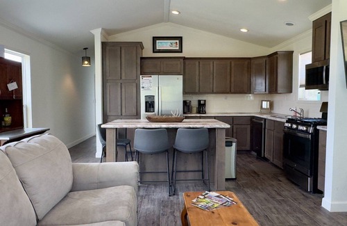 Fredericksburg House | Pet-friendly Retreat 13 miles from Fredericksburg w/Hot Tub
