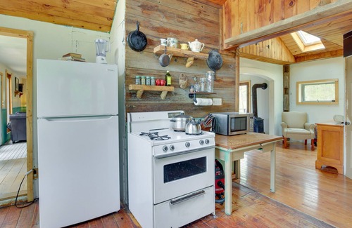 Red Hook Cabin | Pet-Friendly Red Hook Cabin Rental w/ Fenced Yard!