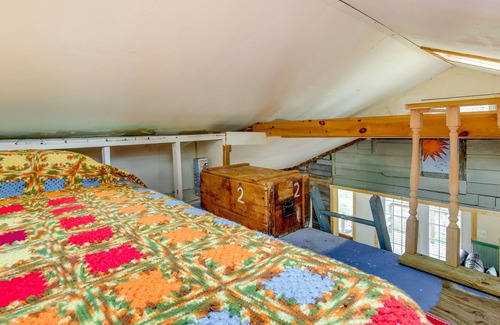Red Hook Cabin | Pet-Friendly Red Hook Cabin Rental w/ Fenced Yard!