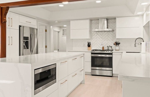 Los Gatos House | Pet Friendly Redwood Retreat w/pool (not heated)