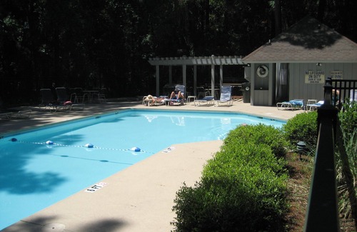 West Beach Cottage | Pet Friendly Relaxing Cottage With Bicycles And Community Pool